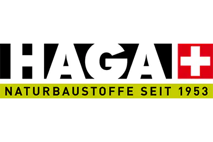 Haga Logo: Naturbaustoffe seit 1953, schwarzer Text auf gelbem Hintergrund mit Schweizer Kreuzsymbol.